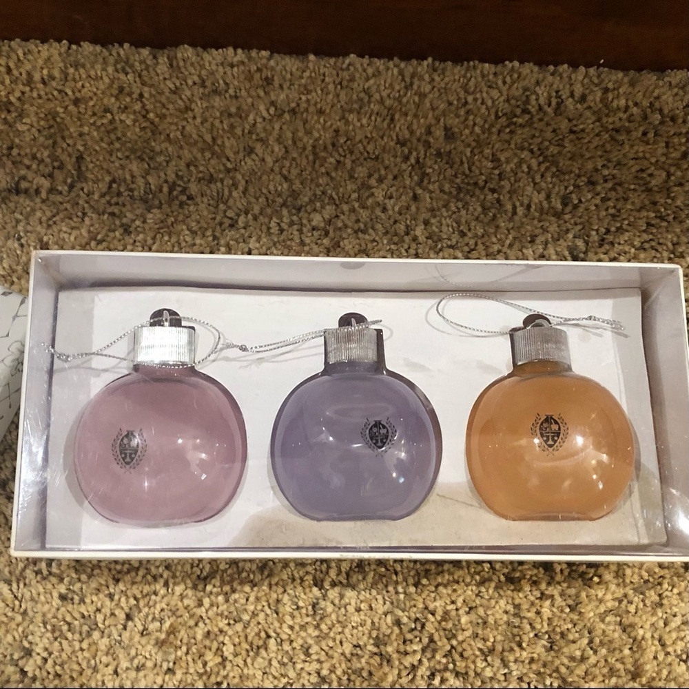 NEW/ Christmas Pecksniff’s England Bath & Shower Gel Bauble Collection